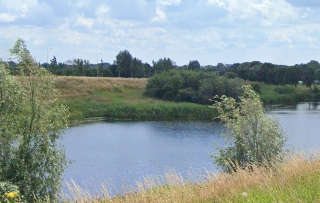 Maaien wandelpad rond plas Bangeweer